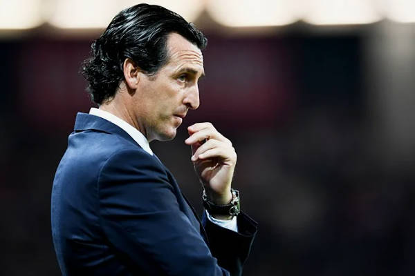 阿斯頓維拉球迷關(guān)注歐冠比賽前的轉會(huì )問(wèn)題和門(mén)票價(jià)格