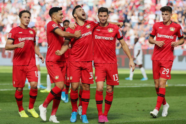 勒沃庫森創(chuàng  )歐洲足球新紀錄，破本菲卡59年不敗神話(huà)