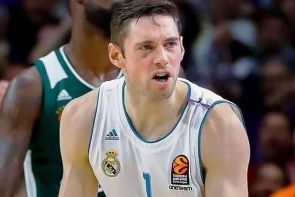 皇家馬德里擊敗艾斯維爾里昂維勒班，取得三連勝