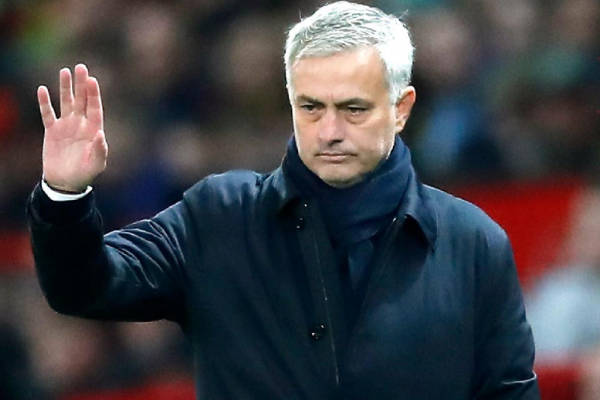 穆里尼奧拒絕埃弗頓主教練職位，選擇留在費內巴切