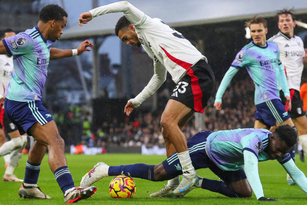 富勒姆挫敗阿森納英超聯(lián)賽冠軍爭奪戰