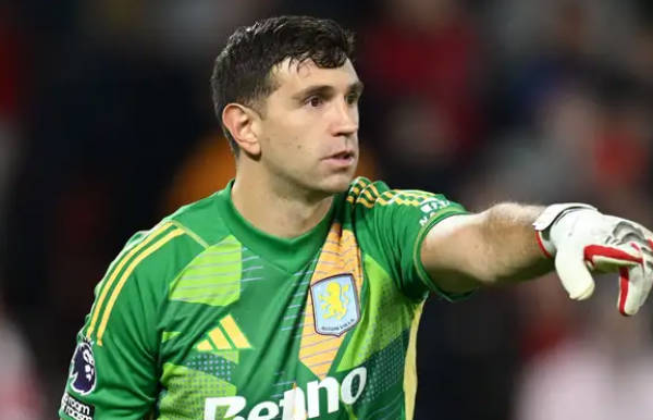 埃米利亞諾·馬丁內斯被評為國際足聯(lián)最佳男子門(mén)將