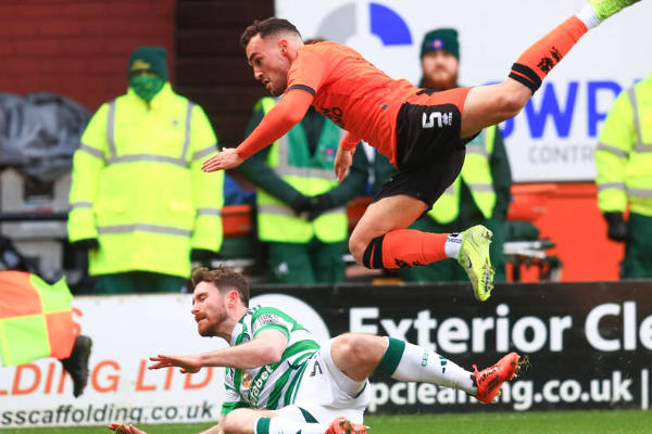 凱爾特人隊被鄧迪聯(lián)隊逼平，聯(lián)賽榜首領(lǐng)先優(yōu)勢仍為9分