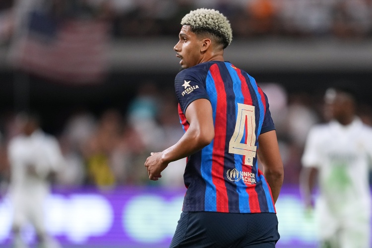 佩杜拉：尤文咨詢(xún)了巴薩后衛阿勞霍和克里斯滕森的信息