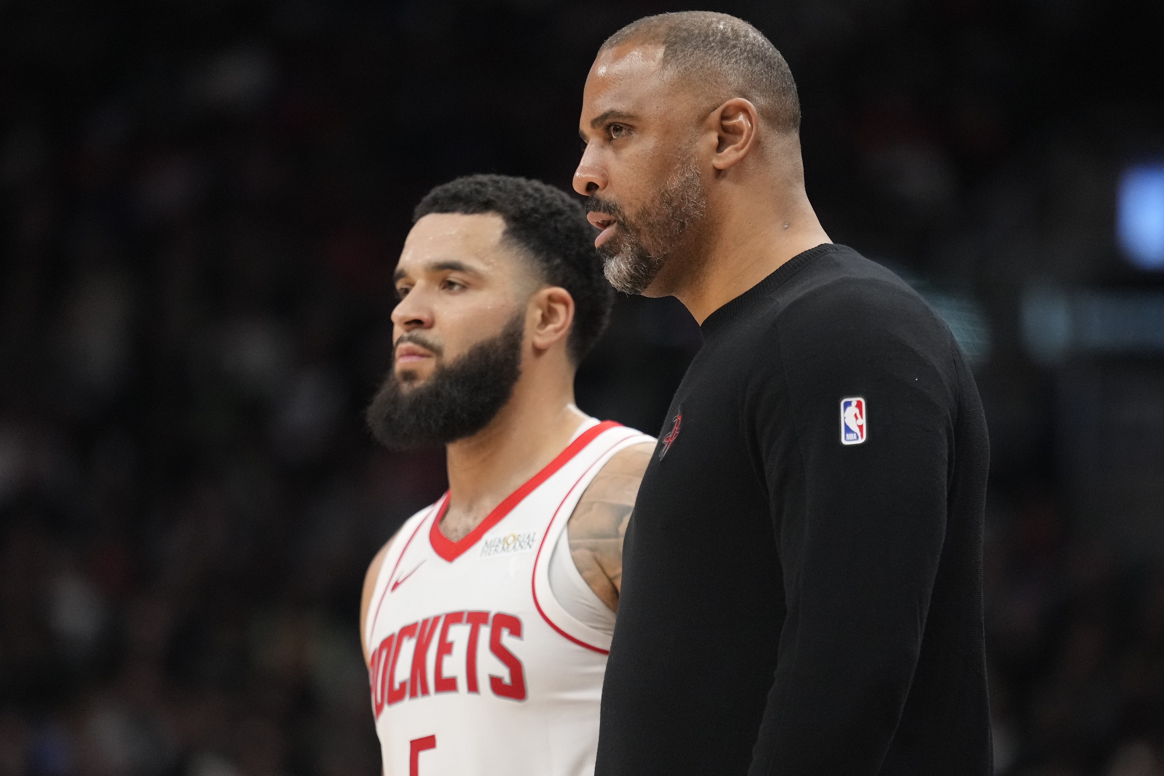 火箭未來(lái)7場(chǎng)有3次背靠背 其中兩次需輾轉客場(chǎng)