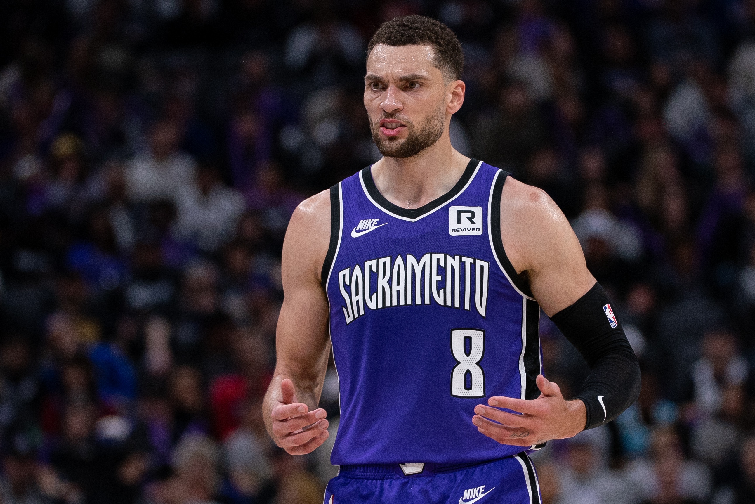 19中16！拉文42分 三分9中8 命中率超80% 成國王過(guò)往30年來(lái)首人