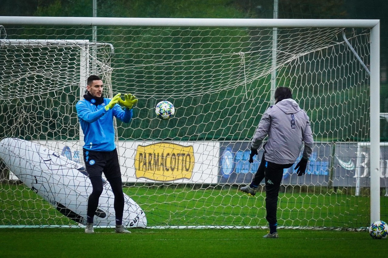 米體：梅雷特遲遲沒(méi)有與那不勒斯完成續約，國米考慮介入